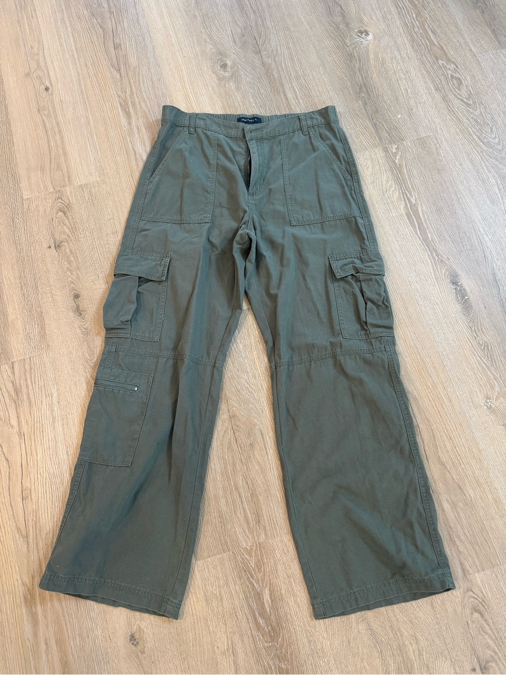 Olive Green woman’s Cargo Pants- Aeropostale